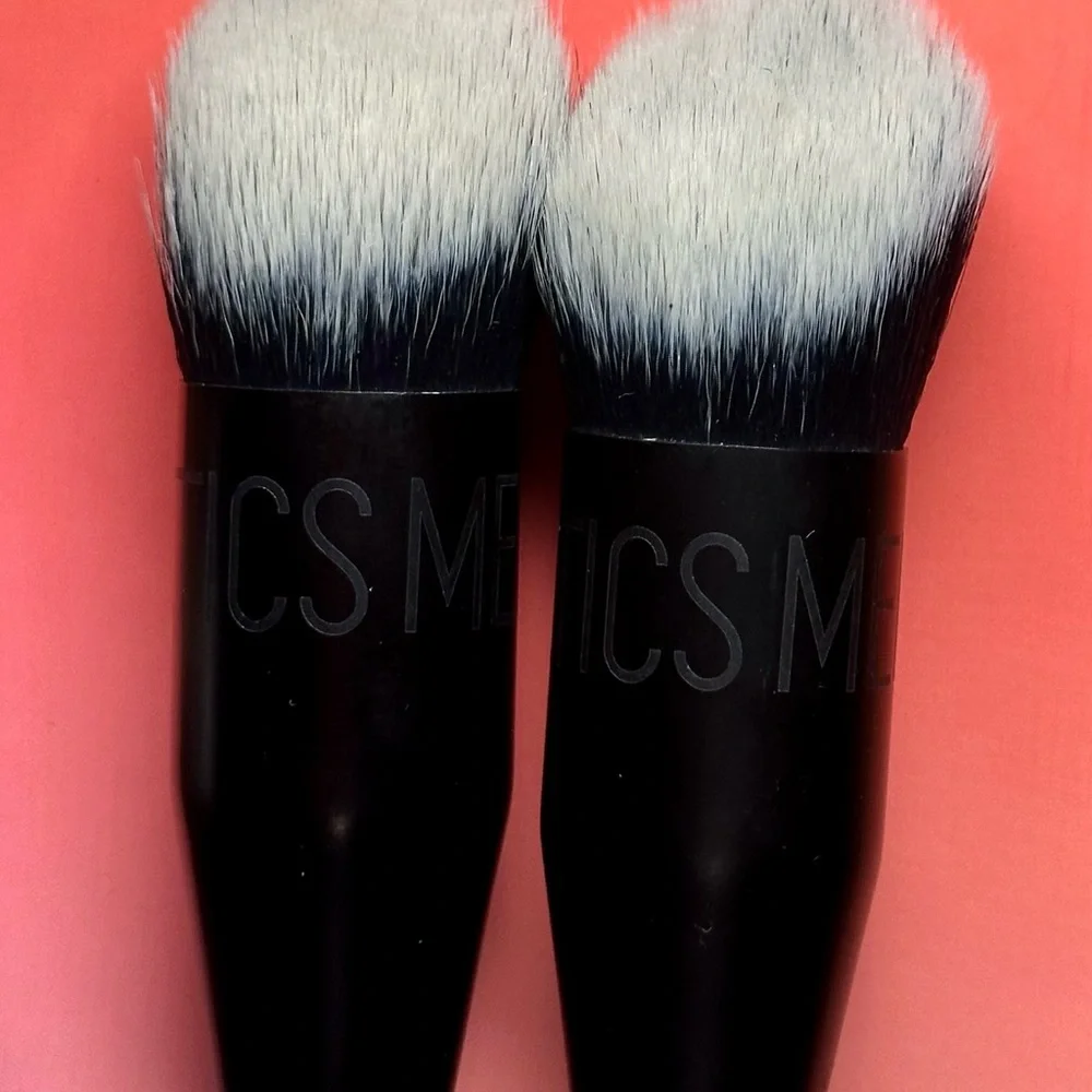 Bundle 4 MARILITA ONLY!! Set of 2 Melt Cosmetics Blend 716 Brushes - Picture 2 of 11